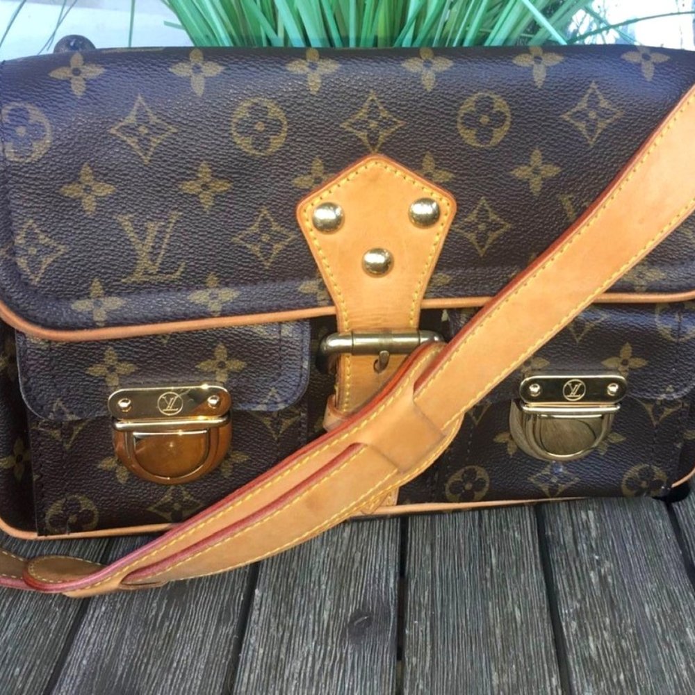 Louis Vuitton Hudson PM